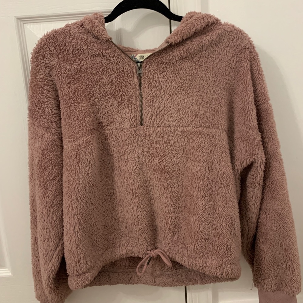 Fuzzy Quarter Zip Up